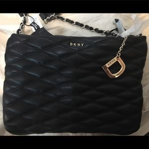 DKNY blk leather purse